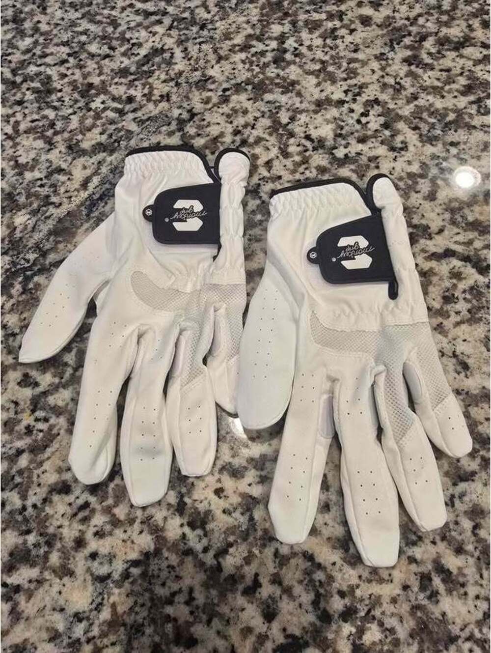 Monkey Grip No Slip Golf Gloves. Left Hand